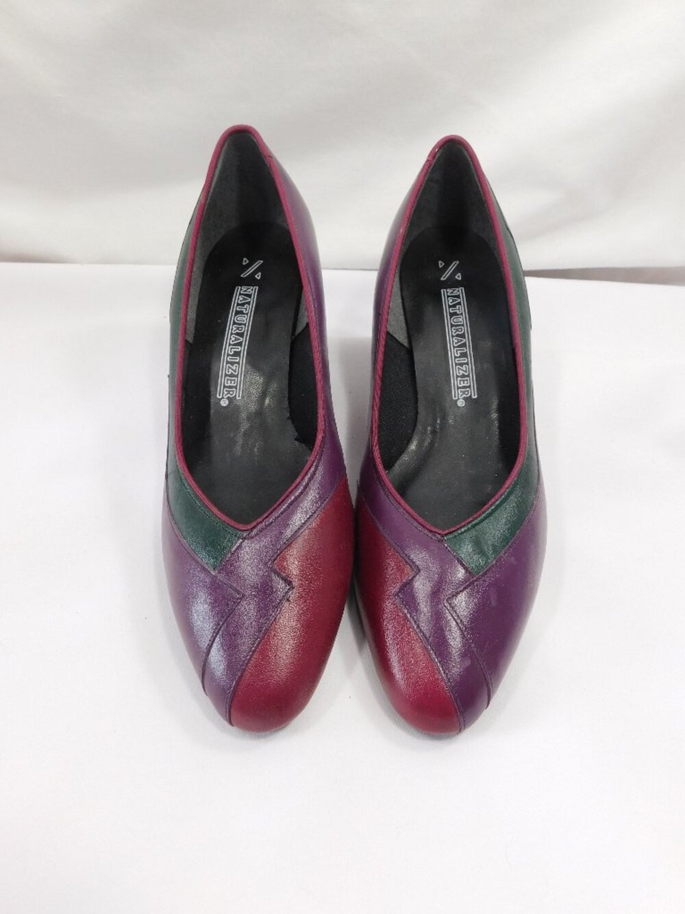 Ladies Naturalizer - Made in Canada Leather Pumps